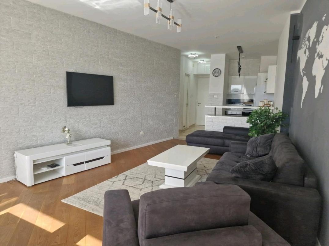 Radox Kit Apartment Budva